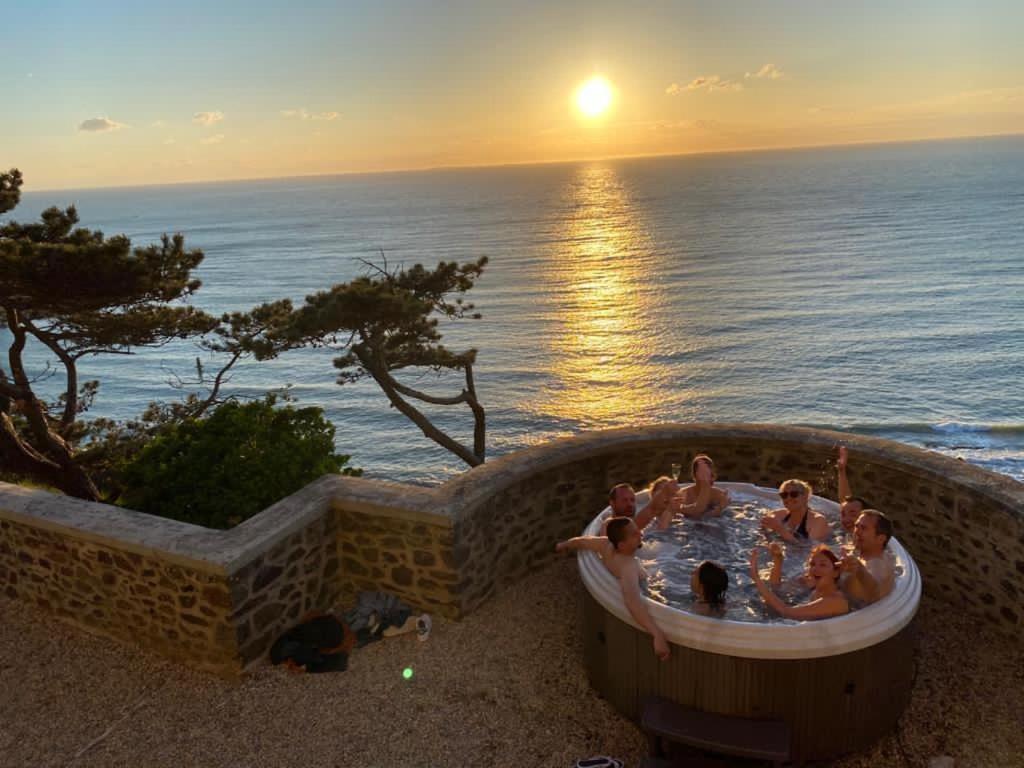 Les Roches Grises, Luxueuse Villa Face Mer, 4Etoiles, Spa Et Jardin Panoramique, Societe La Clef Decamp Γκρανβίλ Εξωτερικό φωτογραφία